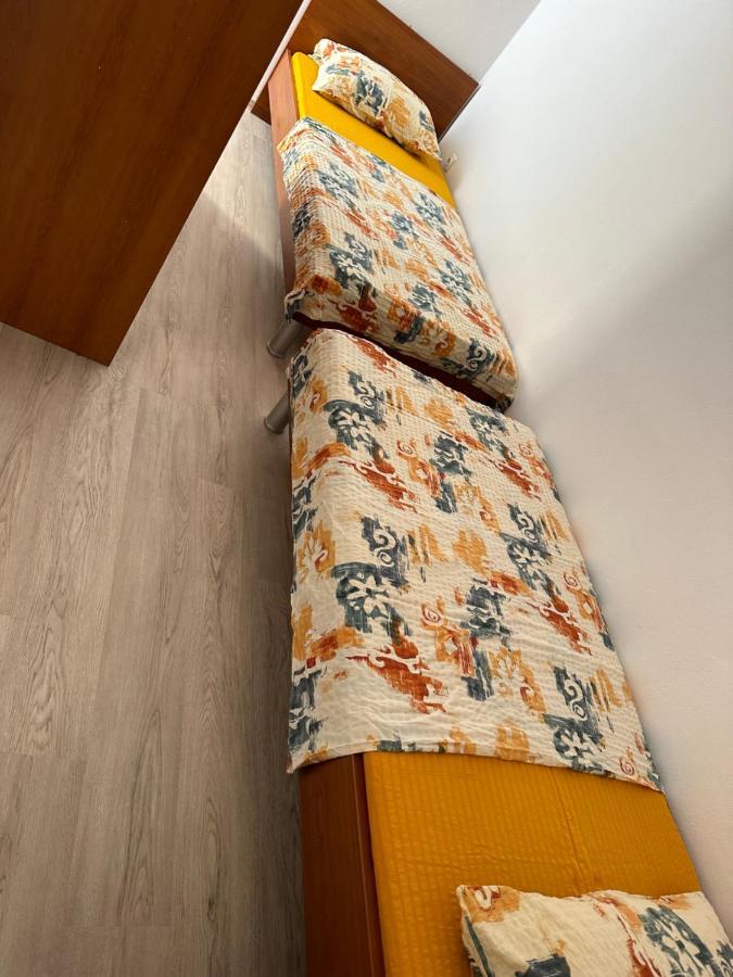 App 4 - 6 Persons Direct On The Seaside, 1St Floor Appartement Ljubač Buitenkant foto